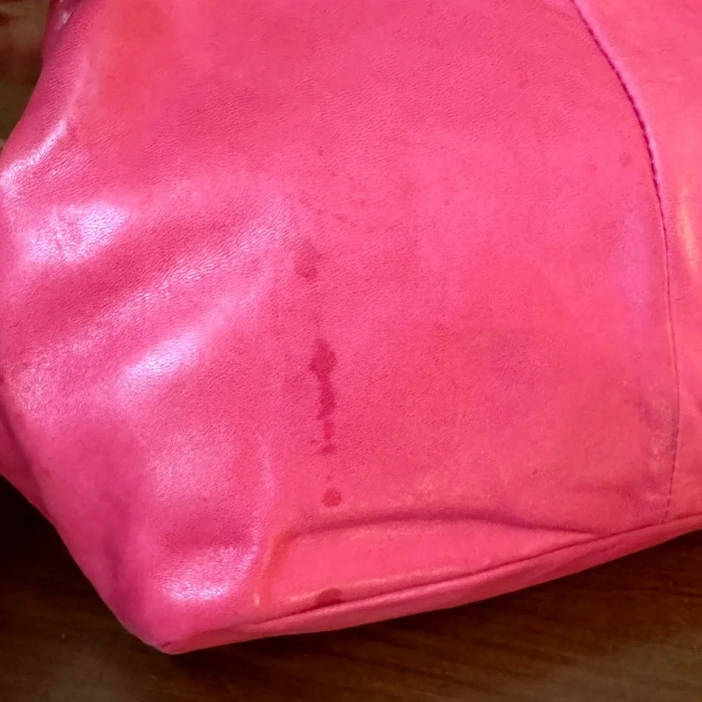 SOLD 🌟4xHP🌟VTG 1980s Pink Leather Shoulder Bag w/ Button Accent by Margolm USA - Picture 10 of 16